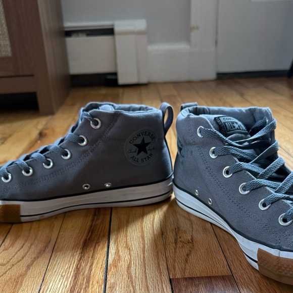 Converse High-Top Sneakers in Grey - Picture 5 of 7